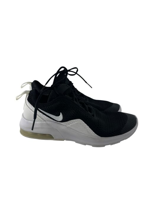 Майже нові оригінал з США NIKE AIR MAX MOTION 2 36р 23см