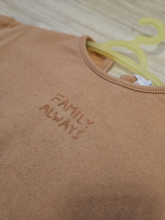 Bluza z napisem Zara r80 stan idealny kieszenie