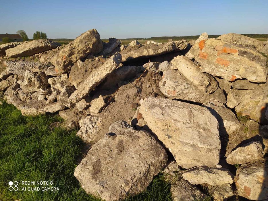 Бетон, бетонні куски безкоштовно