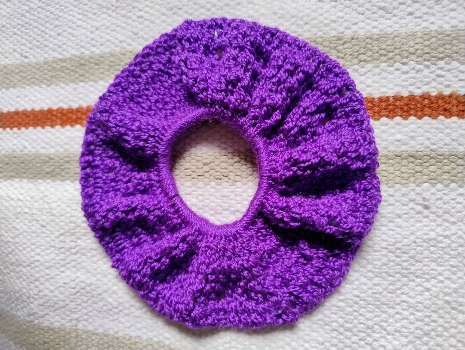 Gumki do włosów  robione na szydełku