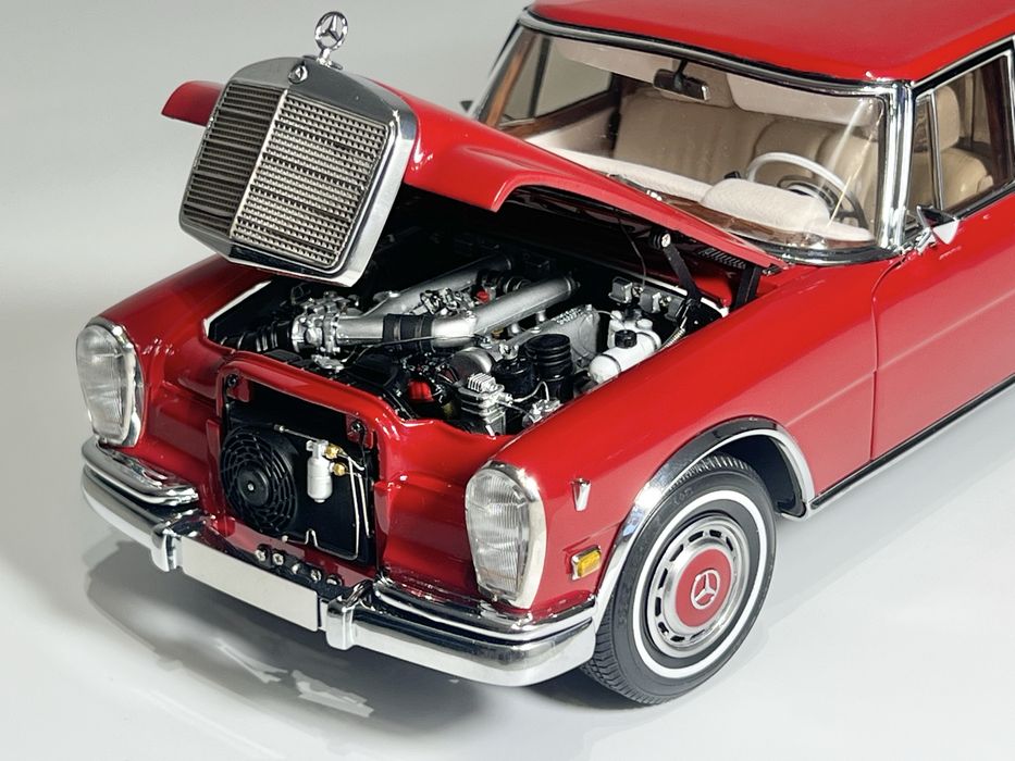 Mercedes Pullman W100 CMC 1/18