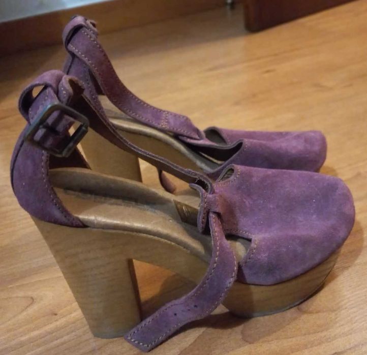 Sandálias salto alto