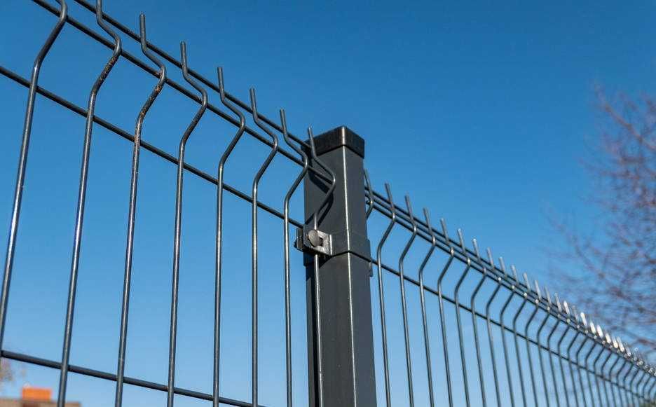 Panel ogrodzeniowy 1,53m x 250  + podmurówka