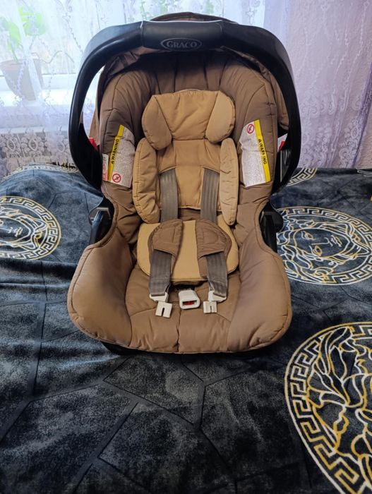 Продається дитяче автокрісло з 0 до 1 року