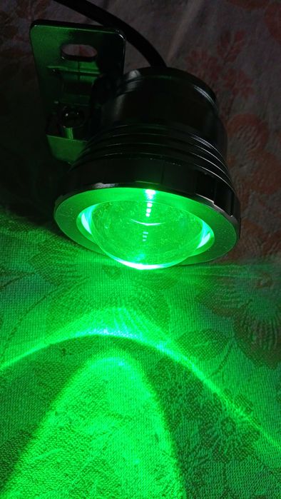 Прожектор RGB з пультом для саду, басейну, газону, 12W, 220V