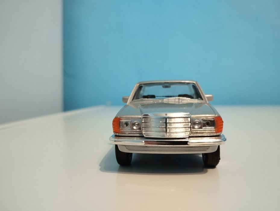 Модель авто Mercedes w123