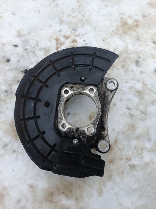 Цапфа поворотній кулак правий передній Jeeps  Compas