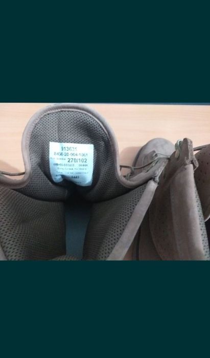 Черевики, Кросівки трекінгові,тактичні