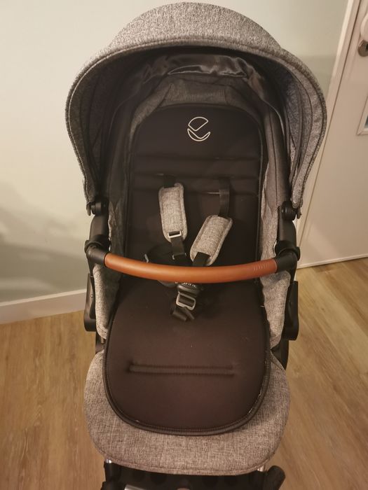 Carrinho bebé JANÉ Kawai com alcofa como novo