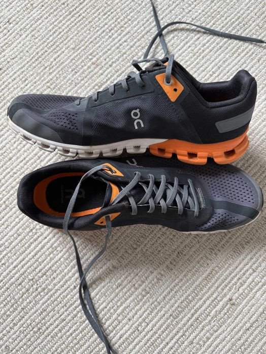 On Running Cloudflow Running Shoes, Size 44.564740057781762124