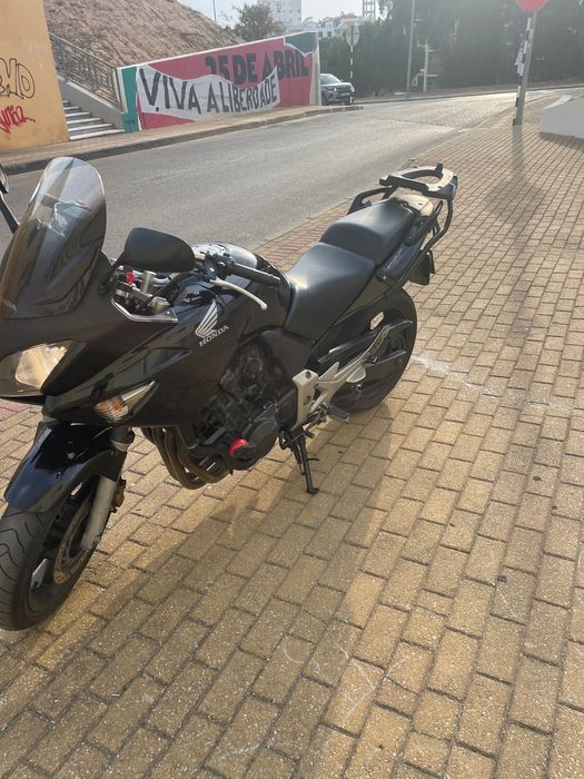 Vendo moto Honda