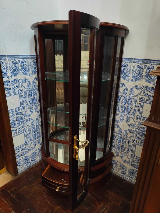 Vitrine de Vidro e Madeira Maciça