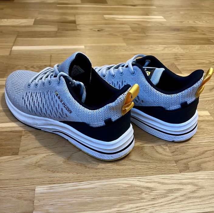 Кросівки чоловічі 42