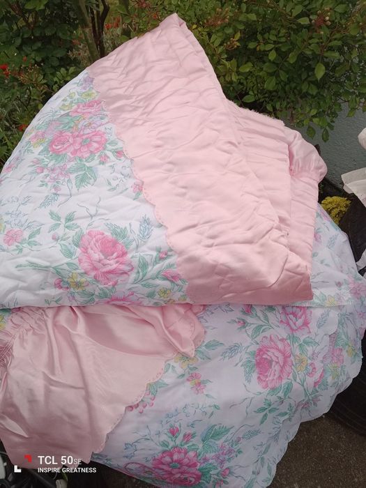 Edredão para cama de solteiro em bom estado.