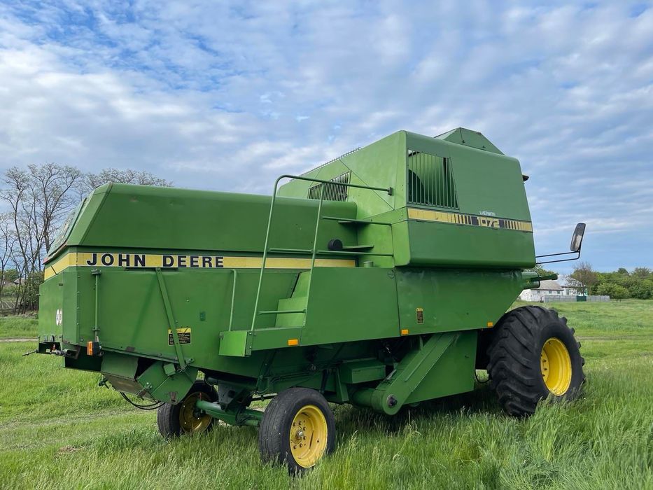 John Deere 1072 комбайн зернозбиральний
