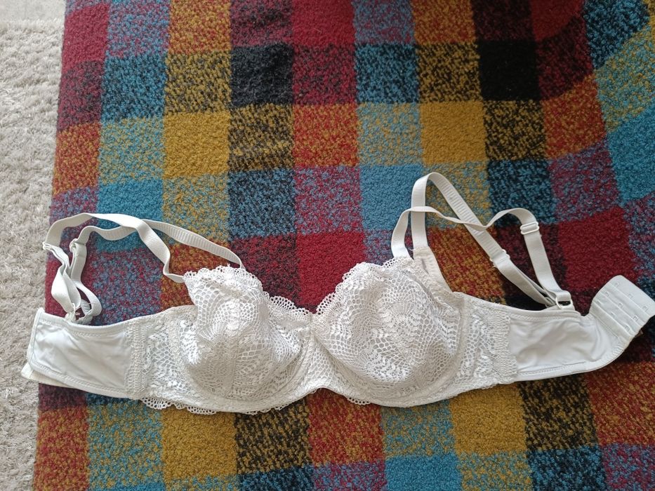 Бюстгальтер F 70