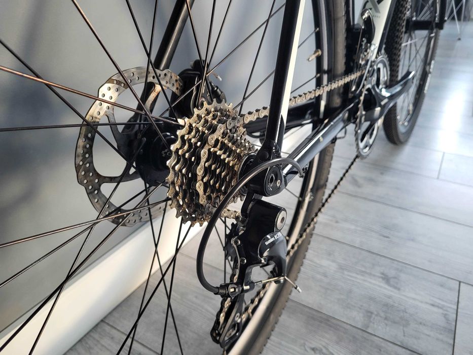 CUBE CROSS RACE Disc / Shimano 105 / GRAVEL / rozmiar 58