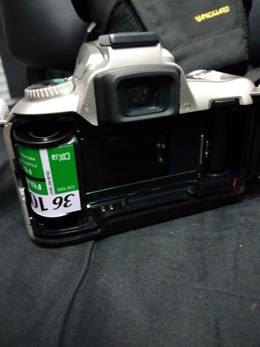 Nikon F55 com lente e bolsa