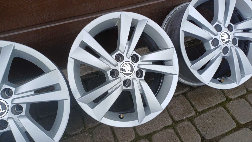 15" Alufelgi 5x100 vw polo golf fox BORA new beetle ibiza fabia rapid