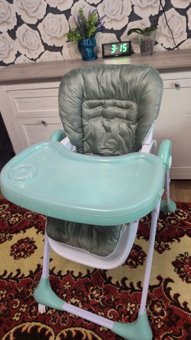 Стілець для годування