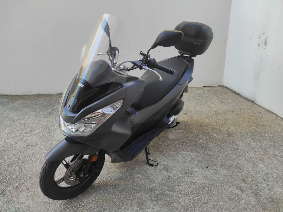 Honda PCX 125 (2017) – Impecável e com Poucos Quilómetros!