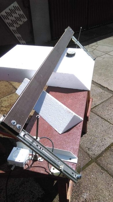 Maszynka do cięcia styropianu i gąbki tapicerskiej