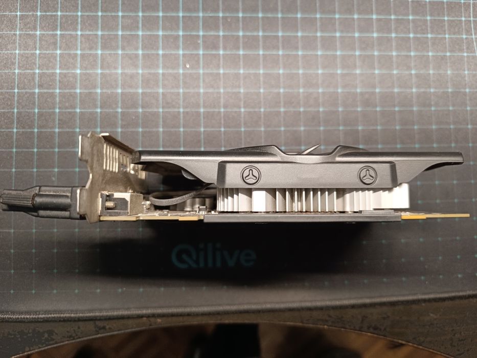 Placa gráfica MSI64354213884802122