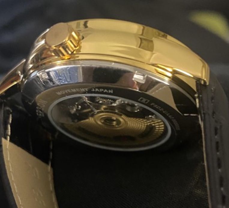 Relogio automatico novo ,lindo sem uso ,oferta não desejada