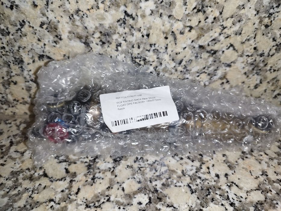 Amortecedores traseiros Fox NOVOS