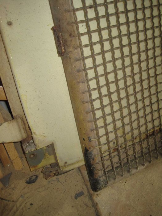 Продам 5 секций металлического забора (с сеткой) Материал- алюминий