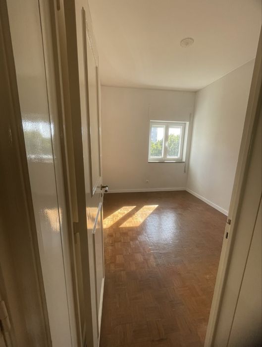 T3 para arrendamento em Benfica (Califa) - 4•Andar