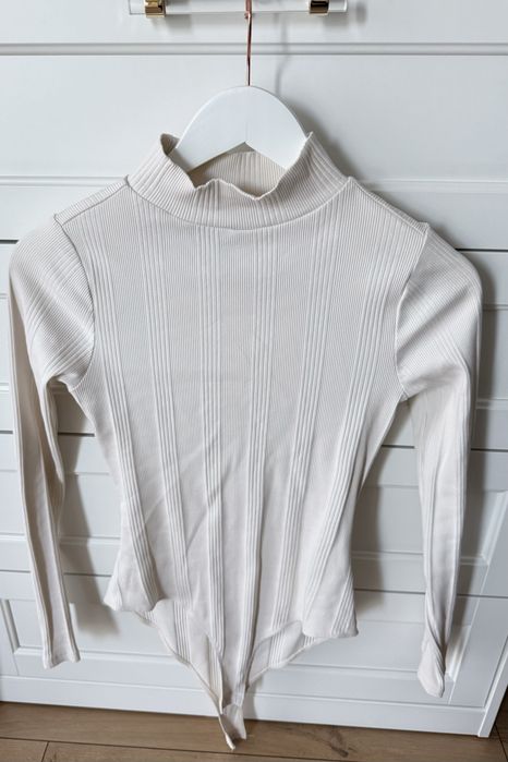 Body prążkowane prążek golf bawełna cotton classic casual basic New Look M zapinane