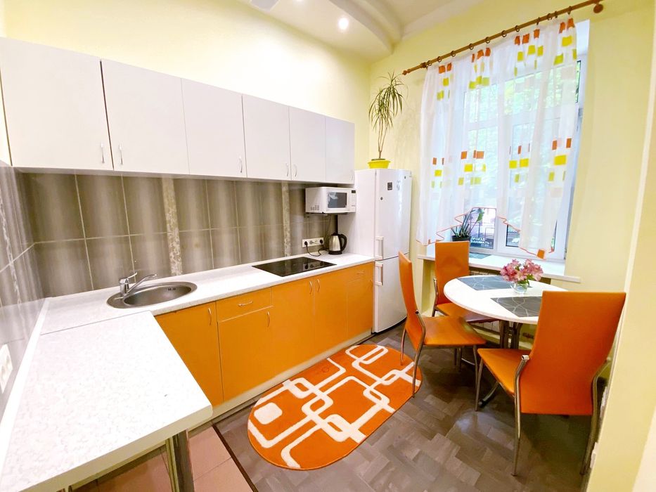 2 -к центр, Мост сити, раздельные комнаты ,Короленко 15,