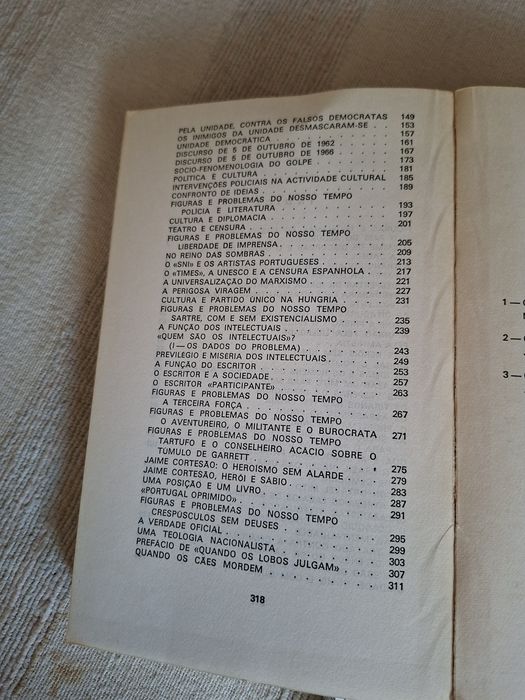Livro O País do Absurdo Textos Políticos por Adolfo Casais Monteiro