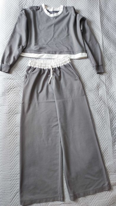 Костюм з вкороченою кофтою