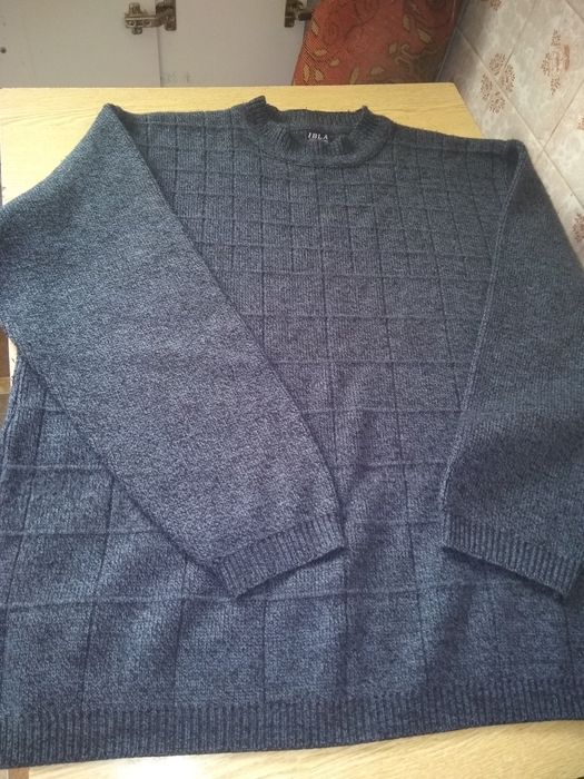 Теплый чисто шерстяной мужскойсвитер