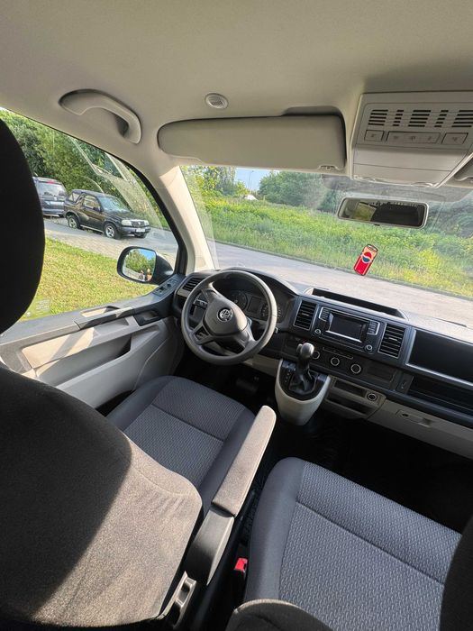 Wynajem VW Caravelle 9-osobowy – Automat DSG