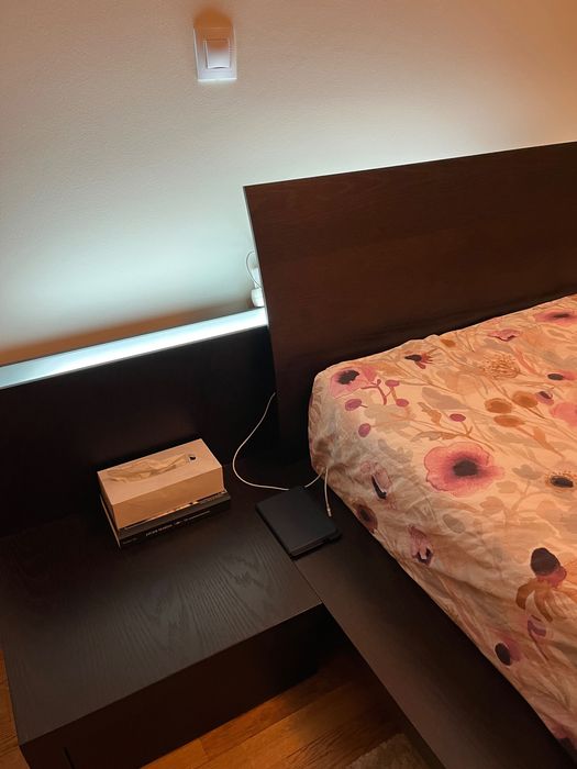Cama de casal moderna