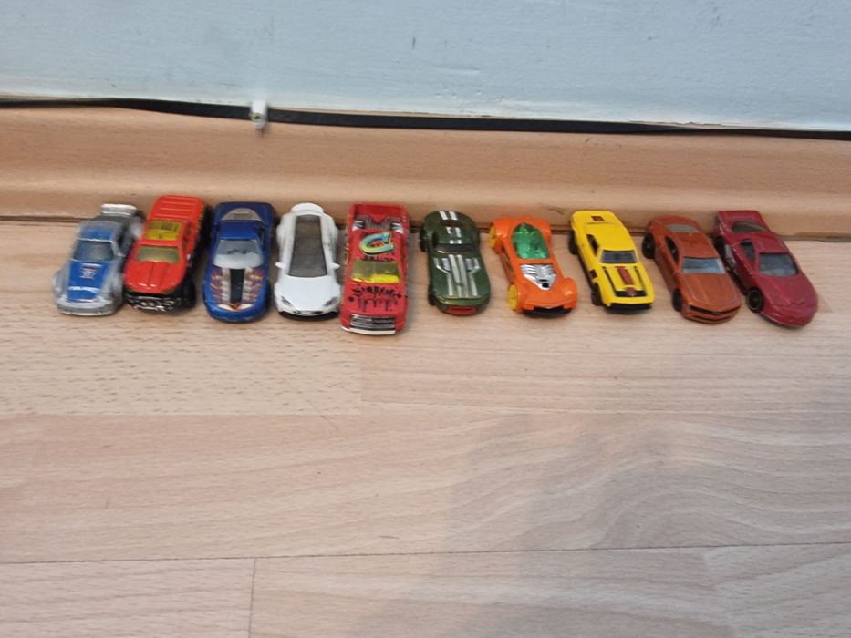 Samochodziki hot wheels 10 sztuk