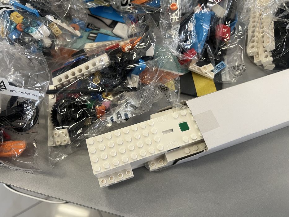 LEGO BOOST 17101 Creative Toolbox