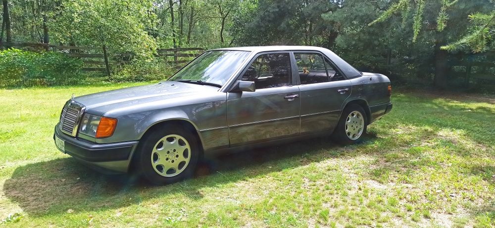 Sprzedam Mercedesa 124 z 1991 roku