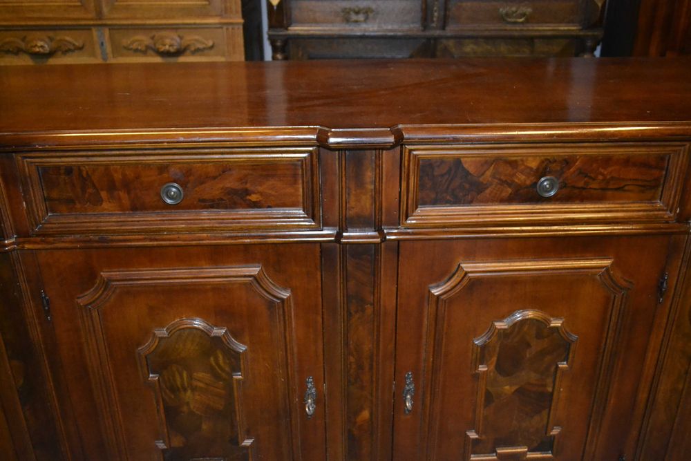 komoda włoska .orzech .238 cm.