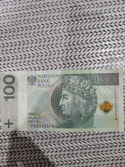 Baknoty 100zl super numerami