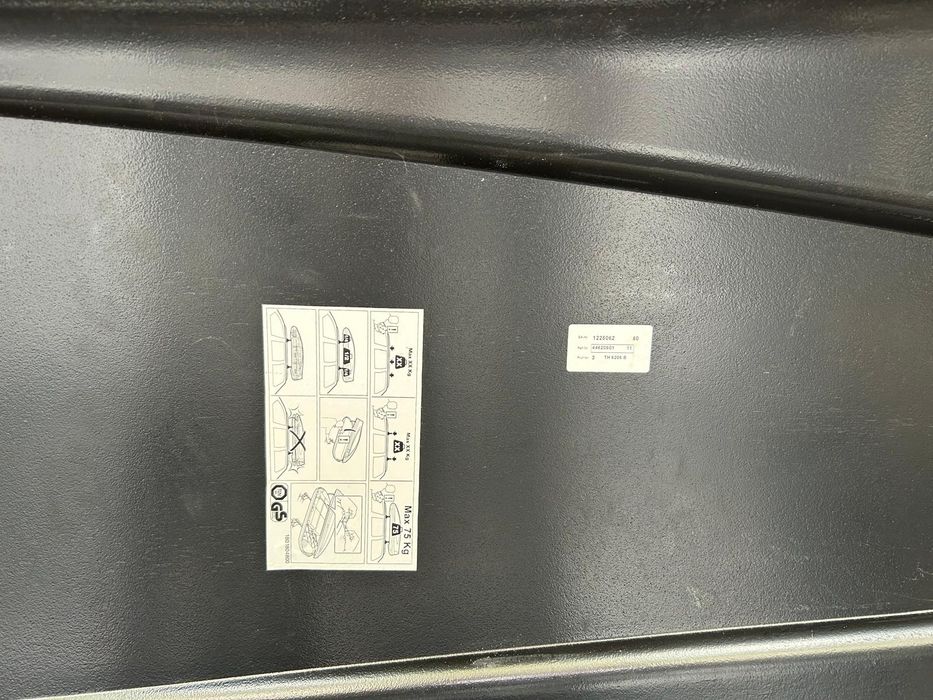 Thule motion 600 320L pojemności box dachowy