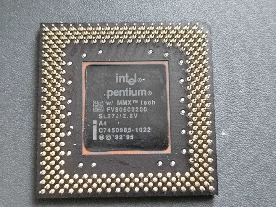 Procesor Intel Pentium W MMX tech SL27J 2.8V A4
