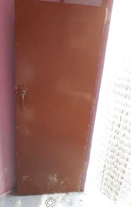 Porta em Ferro sem aro !