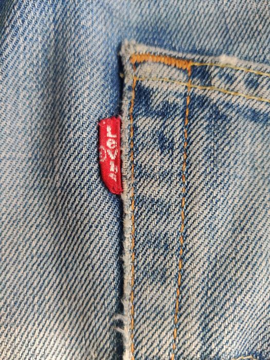 Calças Levis 506 rasgadas, Homem, W31 L34. Estado usado.