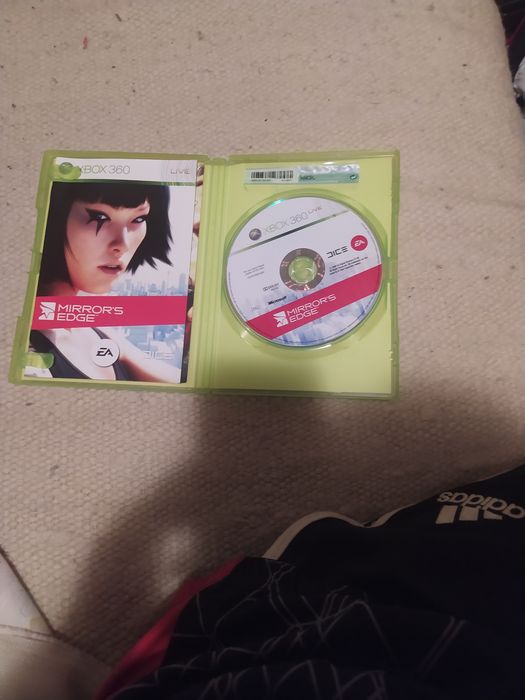 Mirror's Edge Xbox 360 completo com manual - oferta dos portes de envio!