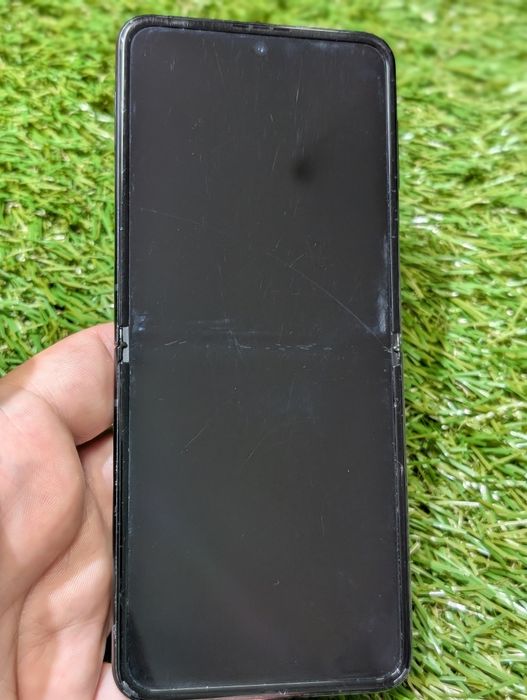 Дефект Samsung Flip 3  128 GB f711u Neverlock