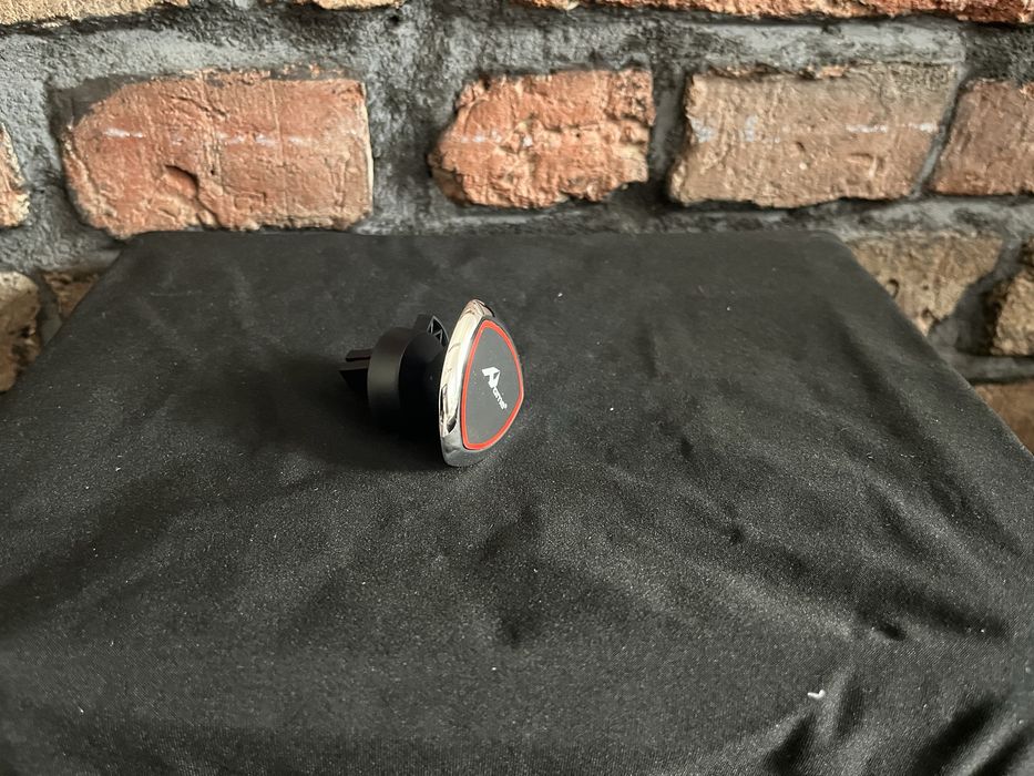 Magnetyczny uchwyt do kratki nawiewu uchwyt